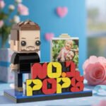no1-pops-brick-figures