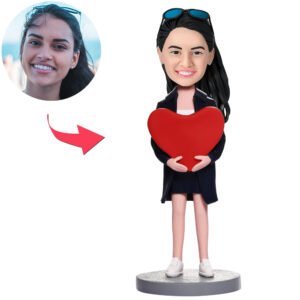 woman-with-heart-bobblehead